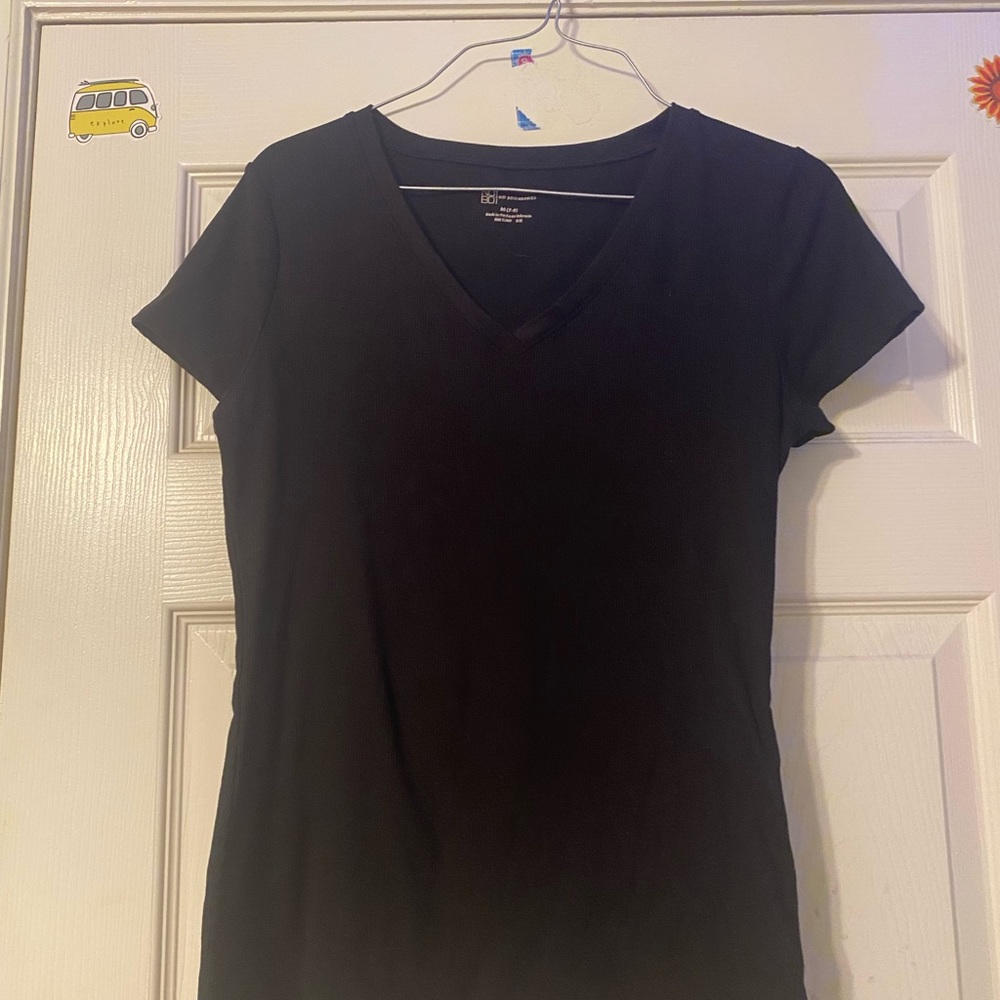 Size: medium. Color:black